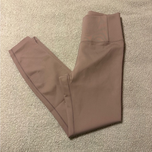 Vuori Evolve Legging Uplift Legging Dusk Pink 7/8 Length High Rise - Picture 5 of 16